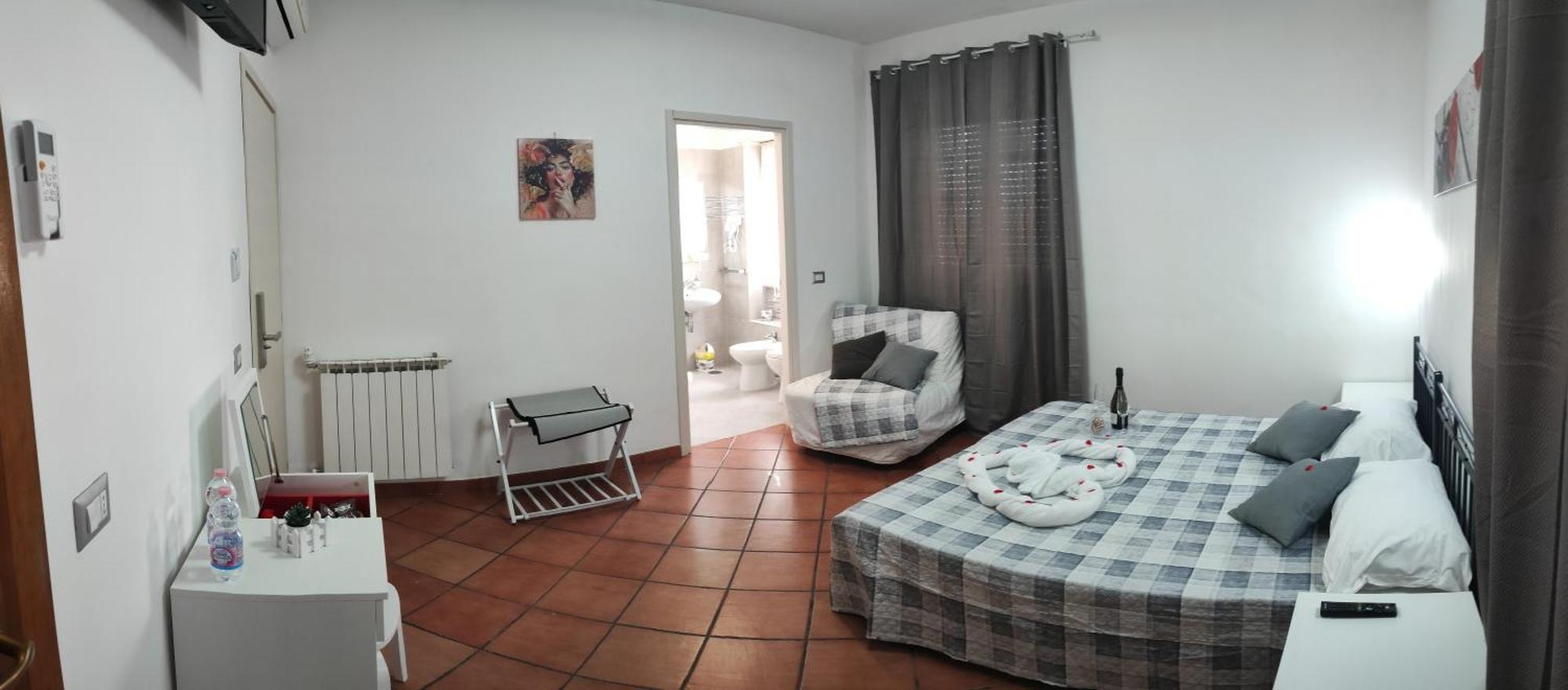 Royal House Fiumicino Hotel Ngoại thất bức ảnh